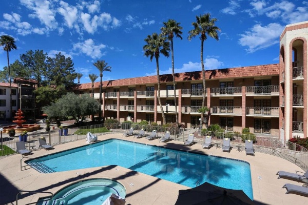 DoubleTree By Hilton Suites Tucson Airport image 16