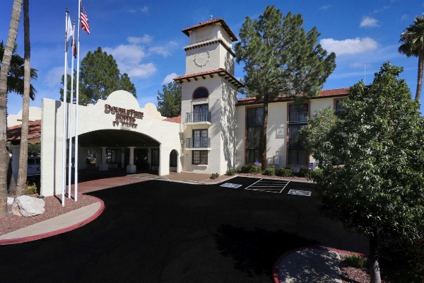 DoubleTree By Hilton Suites Tucson Airport image 2